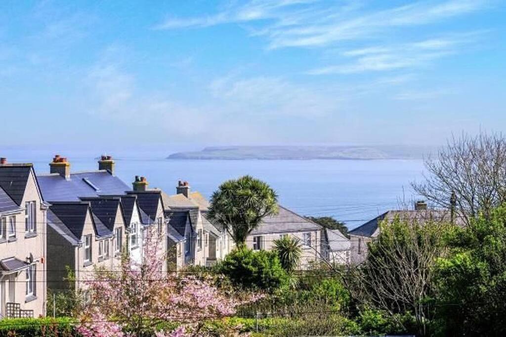 Sunrise! ~ 2 Bedrooms, Garden, Parking, Sea Views St Ives Exteriér fotografie