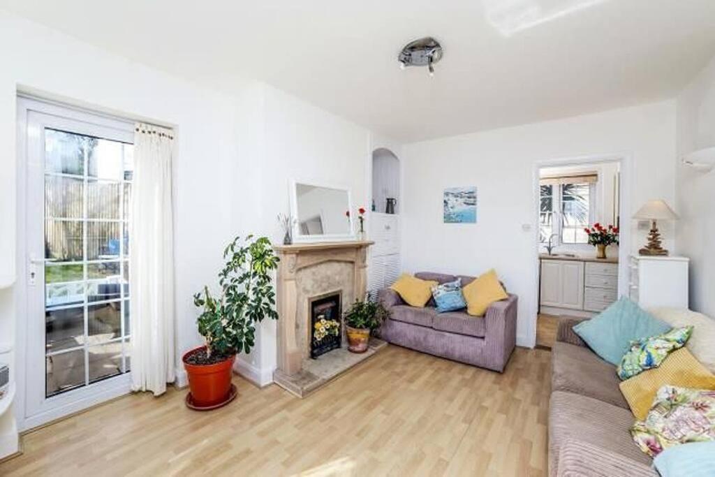 Sunrise! ~ 2 Bedrooms, Garden, Parking, Sea Views St Ives Exteriér fotografie