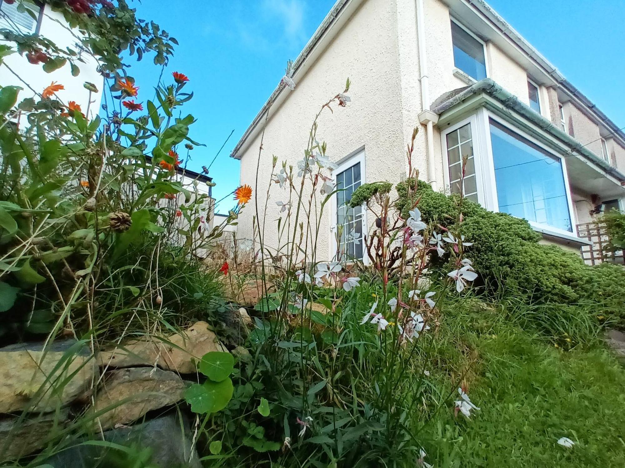 Sunrise! ~ 2 Bedrooms, Garden, Parking, Sea Views St Ives Exteriér fotografie